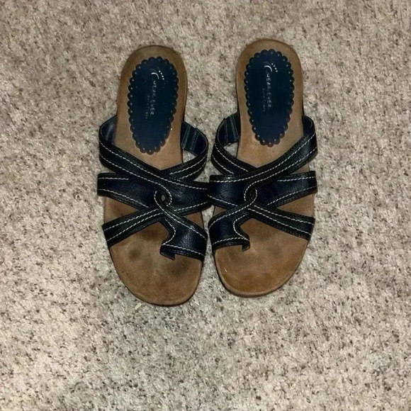 woman’s sandals WEAR EVER BARETRAPS size 8 - Picture 1 of 3
